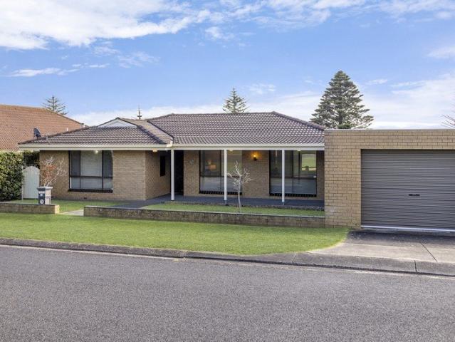 Immaculate Low Maintenance Home in Prime Position
