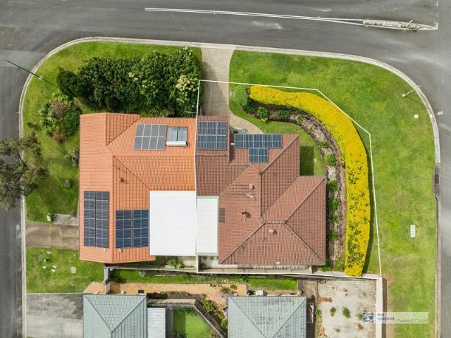 Immaculate, Low Maintenance Living in a Prime Corner Position