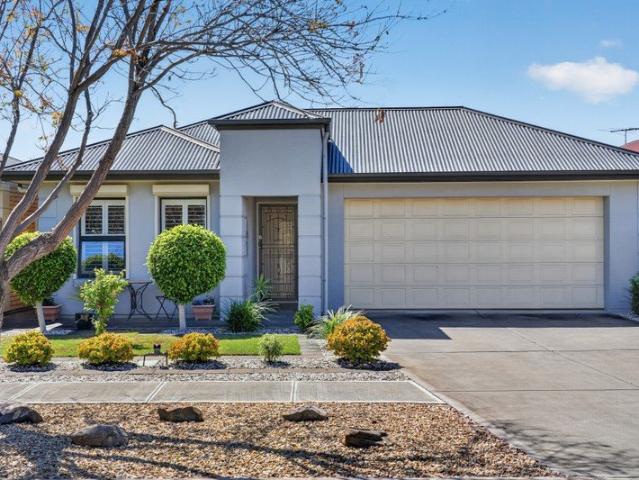 Immaculate Low Maintenance Living in Largs North