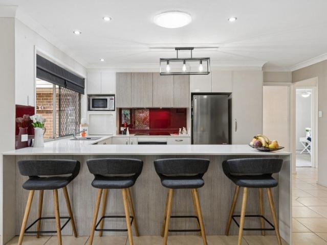 Immaculate Low Set on Expansive 818m2