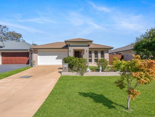 Immaculate Lowset Home in Premium Leafy Position