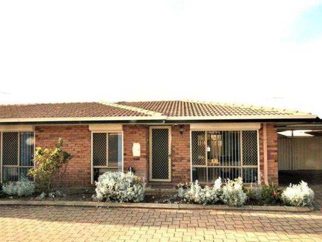 Immaculate Pet Friendly 2 x 1 Unit in the Heart of Rockingham