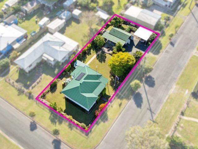 IMMACULATE PRESENTATION | LARGE CORNER BLOCK