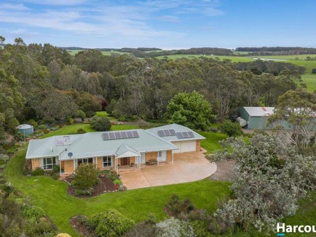 Immaculate Presentation on Approx. 3 Acres!