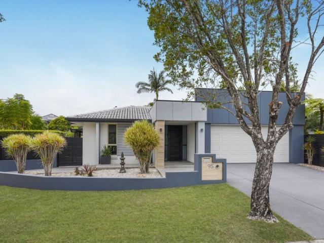 Immaculate presentation. Practical design. Fantastic location