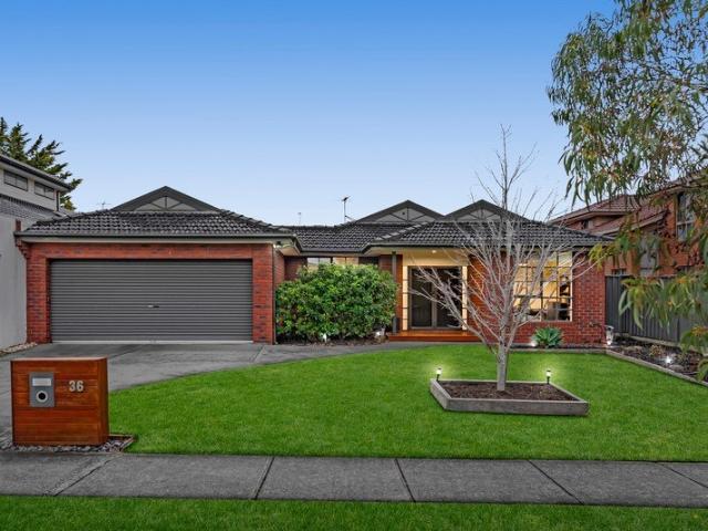 Immaculate Single Level Family Living in a Premier Taylors Lakes Location