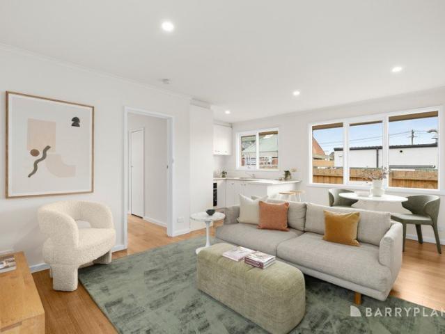 Immaculate Single Level Living in a Coveted Mentone Locale