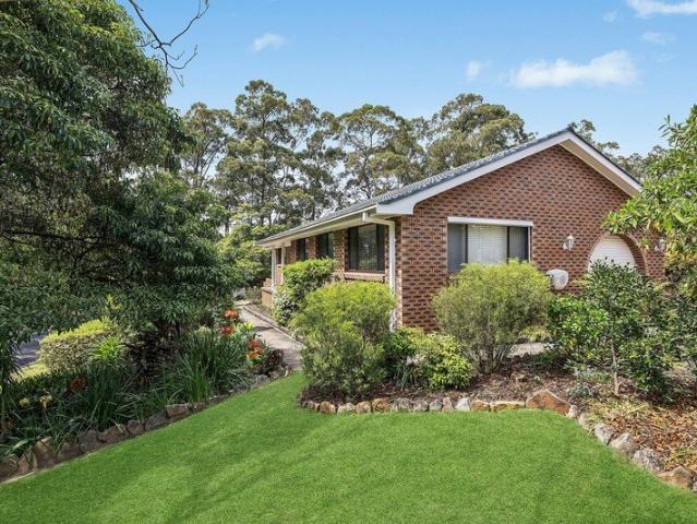 Immaculate single level living in a peaceful leafy setting