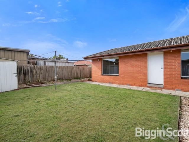 Immaculate Single Level Living in a Prime Location