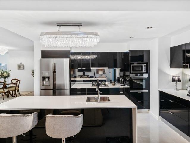 Immaculate spacious apartment with private rainforest outlook