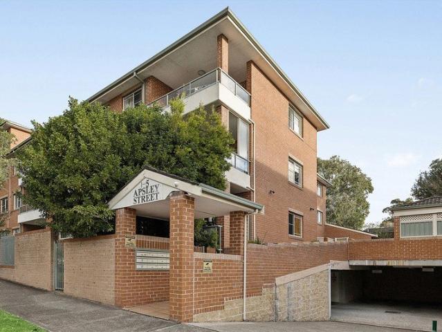 Immaculate Two Bedroom Apartment In Sought After Penshurst Pocket