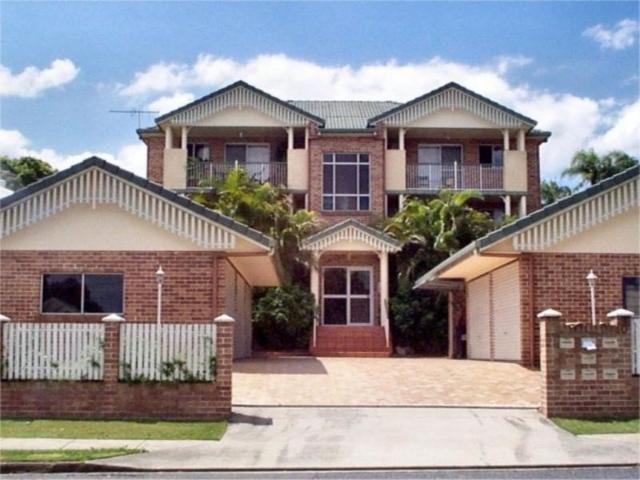 IMMACULATE TWO BEDROOM UNIT CLOSE TO CITY