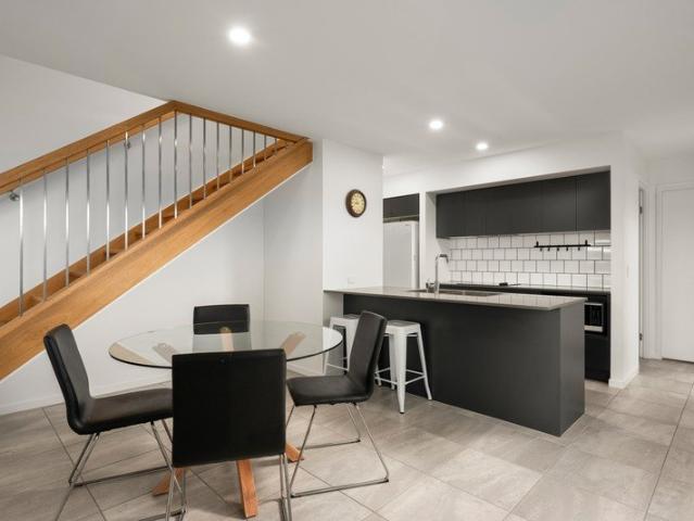 Immaculate Terrace Living with Space to Relax