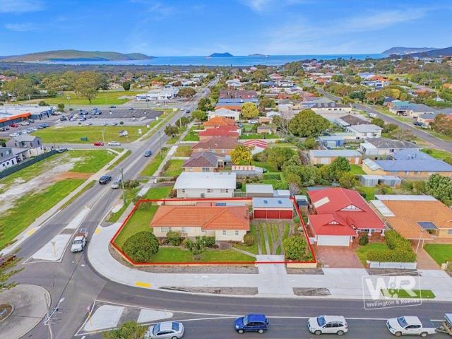 IMMACULATE THROWBACK TO THE 1960s R60 ZONED SUBDIVISION POTENTIAL