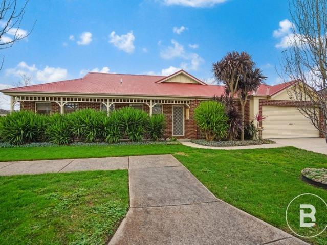 IMMACULATE THREE BEDROOM BRICK VENEER IN QUIET LOCATION