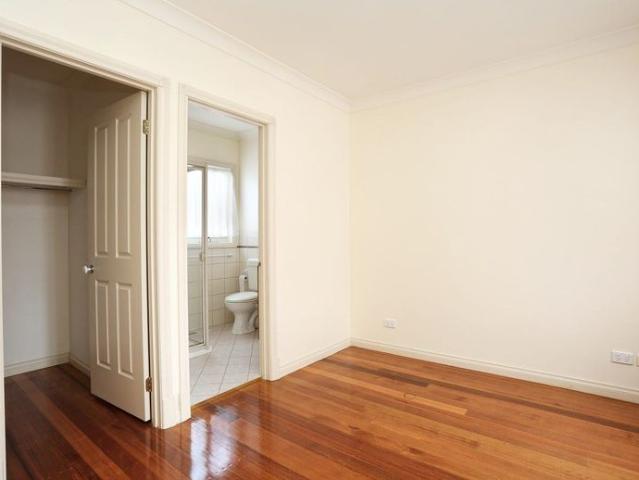Immaculate Three Bedroom Home For Lease in Ivanhoe