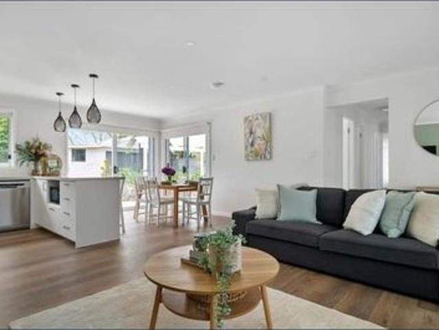 Immaculate Three Bedroom Home In Ideal Location!