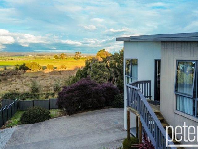 Immaculate Three bedroom Two Bathroom Home