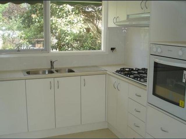 Immaculate Three Bedroom Unit Close to Parks, Schools & Transport
