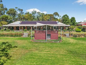 Immaculate, Timeless and Secluded with Merri River Frontage!