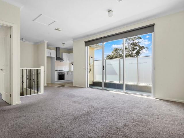IMMACULATE TOWNHOUSE