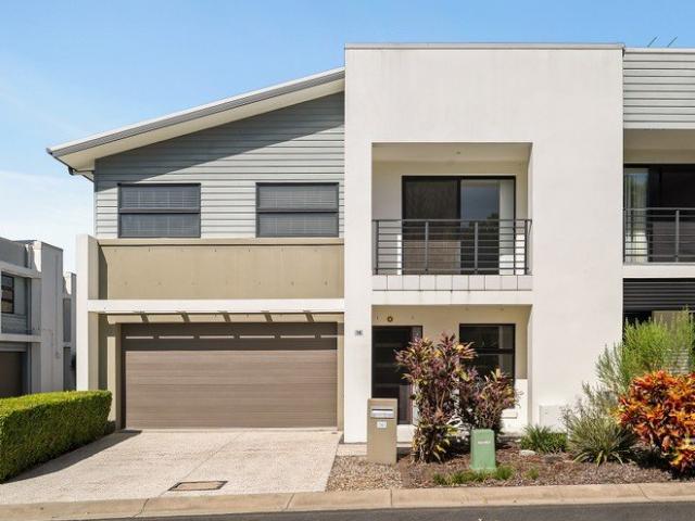 Immaculate Townhouse Living in an Exclusive Carindale Enclave