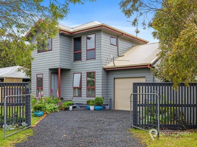 IMMACULATE TOWNHOUSE ON THE WATER FRONT