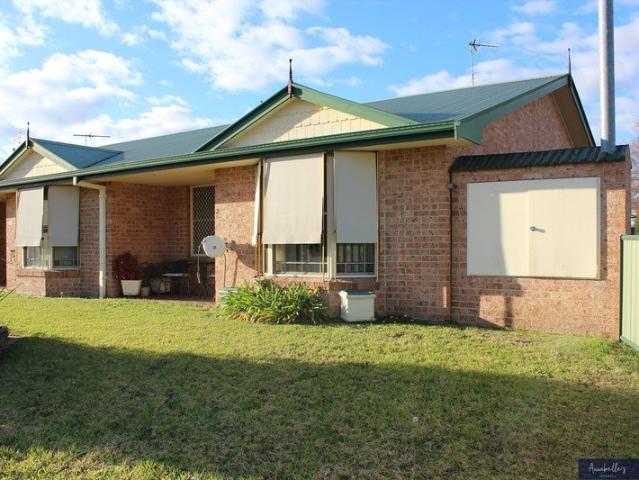 Immaculate Unit 8 Granville Court