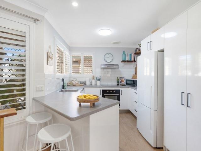Immaculate Unit in Boutique Complex