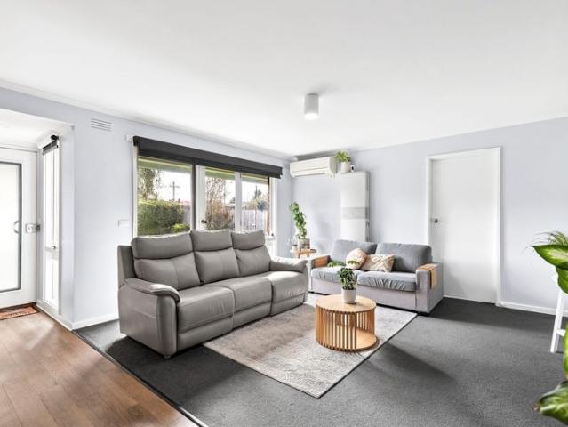 Immaculate Unit in the heart of Geelong West