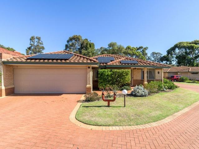 Immaculate Villa Offers Great Lifestyle Convenience