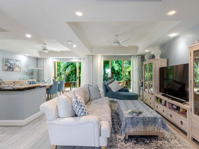 Fresh and Flawless Villa Now with Price Adjustment!