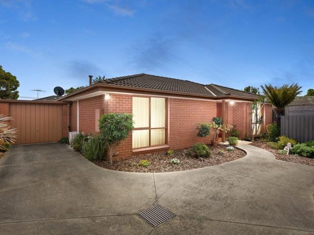 IMMACULATE VILLA IN PRIVATE & PEACEFUL POSITION