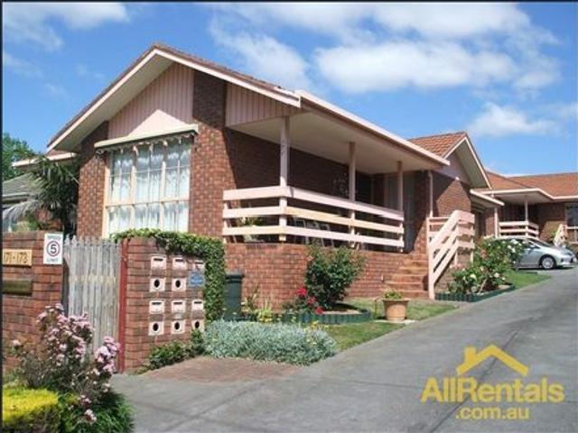 Immaculate Villa Unit with Stunning Dandenong Ranges Views