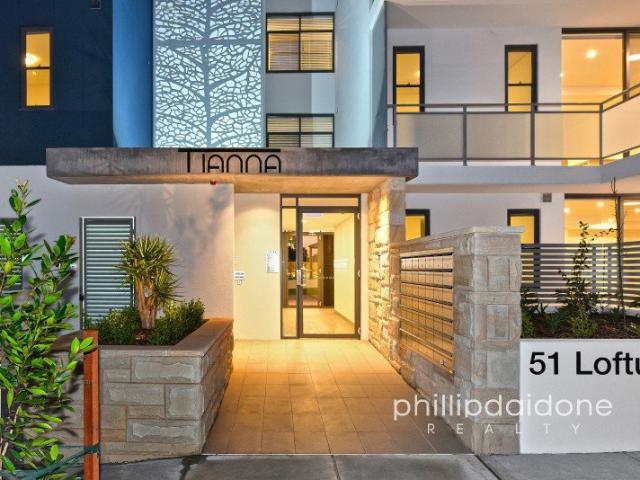 IMMACULATE WITH DISTRICT VIEWS PLUS STUDY