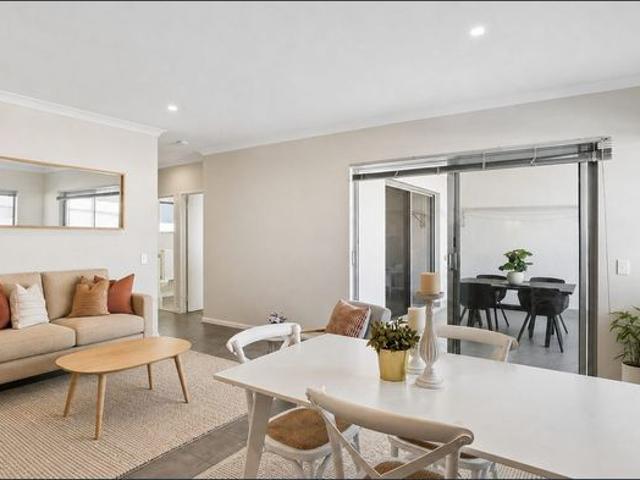 Immaculate 2 Bedroom, 2 Bathroom modern unit available Wednesday, 02/09/2026