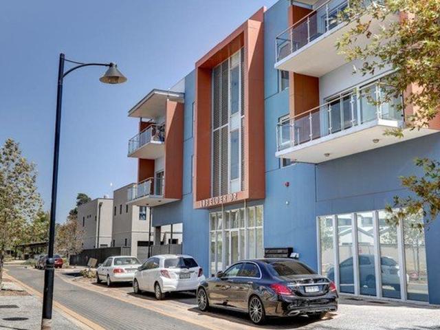 Immaculate 2 bedroom unit in a great location!