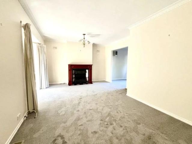 Immaculate 2 Bedroom Unit in the Heart of Ringwood East