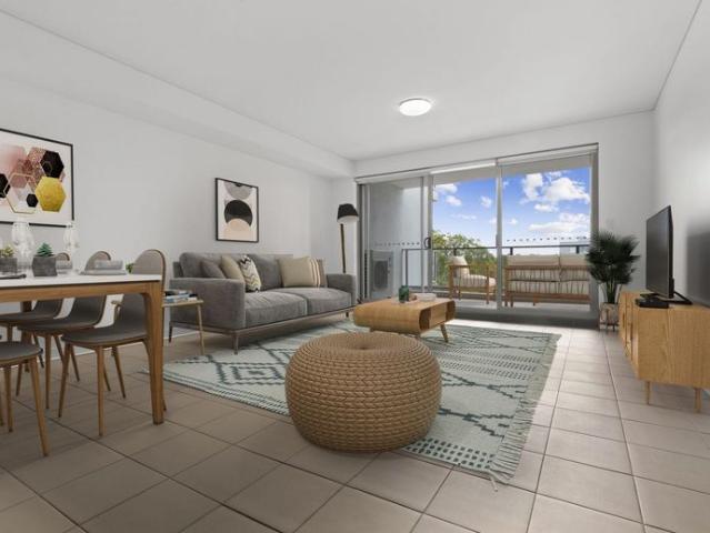 Immaculate 2 Bedroom Apartment In Ideal Location!