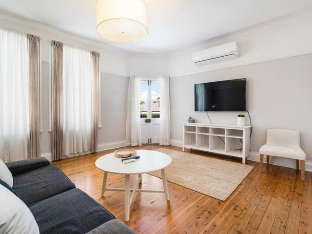Immaculate 2 Bedroom Furnished Apartment