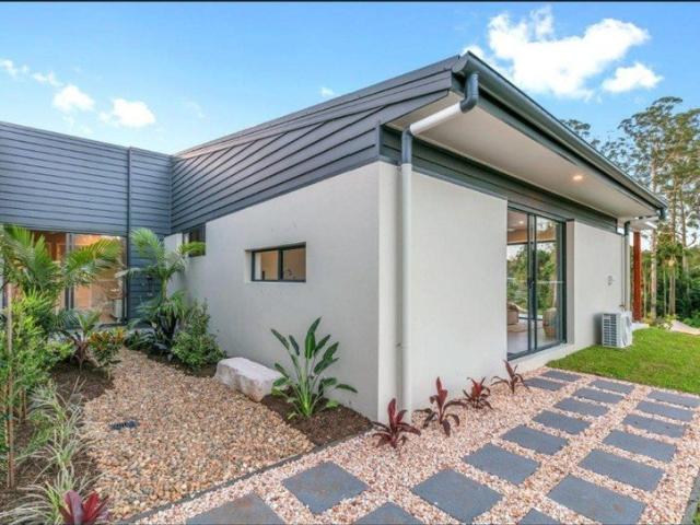 Immaculate 2 Bedroom Home in Horizons North