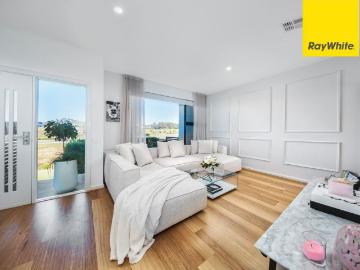 Immaculate 2 storey Googong Townhouse