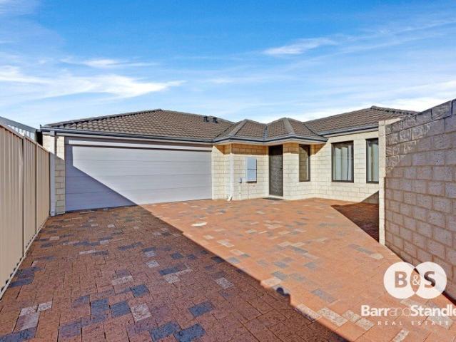 IMMACULATE, 3x2 UNIT!