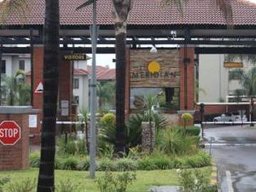 immaculate 3 bed 3 bath furnished lo.