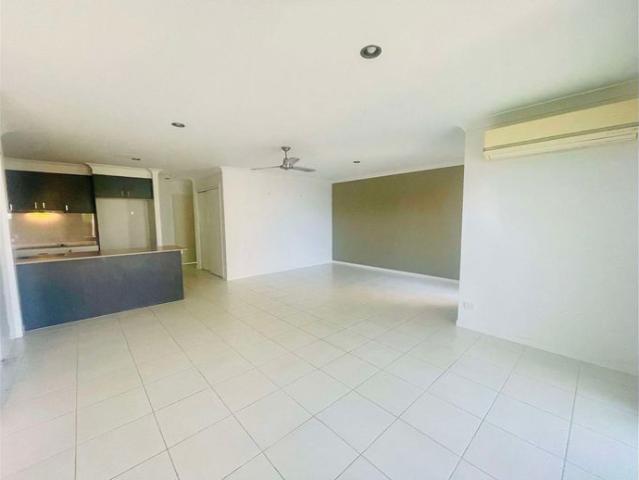 Immaculate 3 Bedroom Unit in Rural View: AVAILABLE NOW