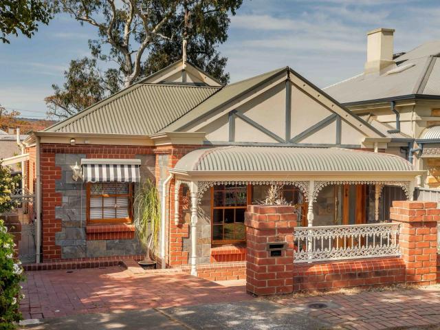 IMMACULATE 3 BEDROOM CHARACTER HOME IN A PRIME LOCATION