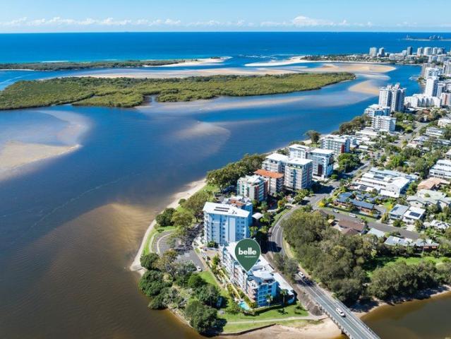 Immaculate 3 Bedroom Furnished Apartment with Private Rooftop & River Views