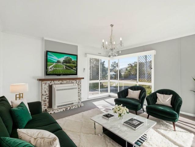 Immaculate 3 Bedroom Home in Prime Location