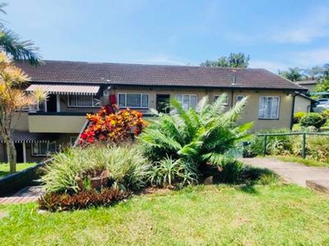 immaculate 3 bedroom simplex in secu.