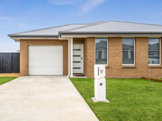 Immaculate 4 Bedroom Torrens Title Duplex in New Estate